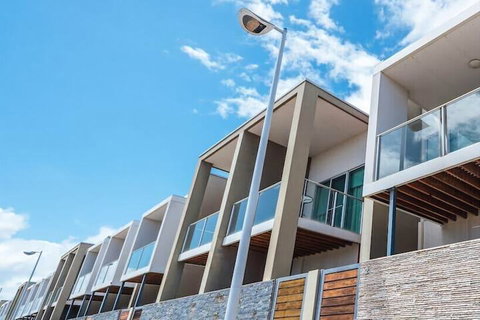 The Cove At New Port Pool Spa Sauna Gym & More - Newcastle Accommodation 7