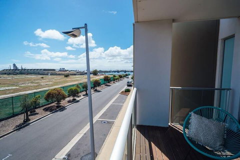 The Cove At New Port Pool Spa Sauna Gym & More - Newcastle Accommodation 2