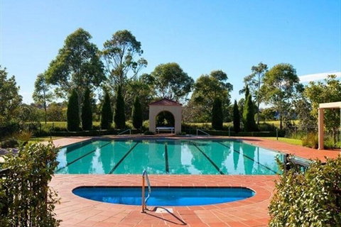 HC102 Karrabee Avenue Huntleys Cove - Newcastle Accommodation 2