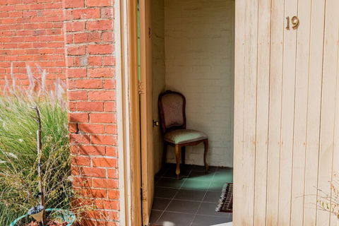 Castlemaine Colonial Motel - New Castle Tourism 1