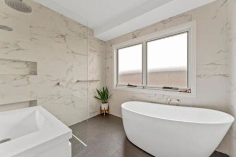 Ontario Way 1 Burrill Lake - Newcastle Accommodation 3