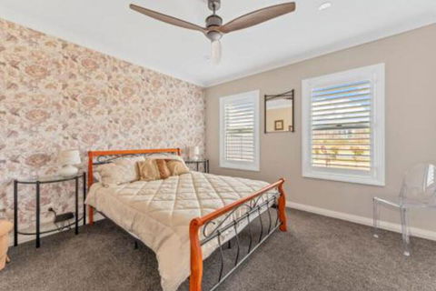 Ontario Way 1 Burrill Lake - Newcastle Accommodation 2