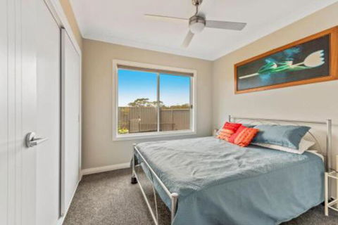Ontario Way 1 Burrill Lake - Newcastle Accommodation 7