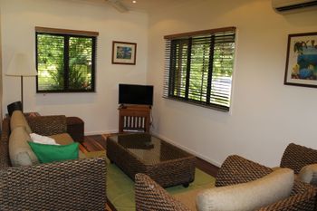 Yamacutta House - Newcastle Accommodation 2