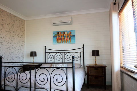 Pine Villas Walk To Beach Ocean Views - New Castle Tourism 3