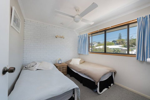 A Beach Break - 1/90 Lorikeet Drive - Newcastle Accommodation 7