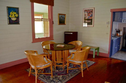 Clyde Cottage - New Castle Tourism 5