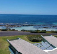 Boathouse nearly in the water  wonderful views - Newcastle Accommodation