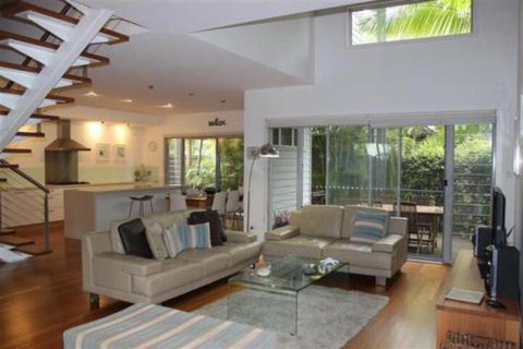 Amore - New Castle Tourism 1