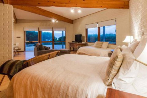 Yallingups Best Located Beach House - Newcastle Accommodation 7