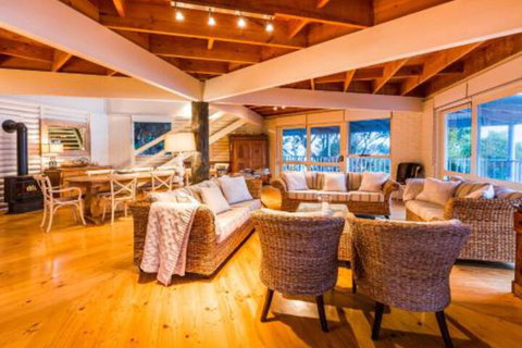 Yallingups Best Located Beach House - Newcastle Accommodation 4