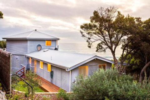 Yallingups Best Located Beach House - Newcastle Accommodation 6