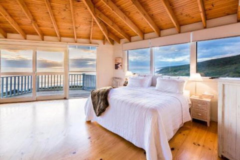 Yallingups Best Located Beach House - Newcastle Accommodation 5