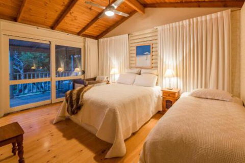 Yallingups Best Located Beach House - Newcastle Accommodation 3