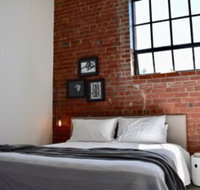 Stylish Warehouse Conversion in Heart of Fitzroy - Newcastle Accommodation