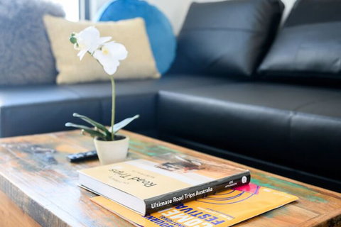 JUDD A Stylish Abode Awaits You - Newcastle Accommodation 4