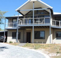 Jay's Beach House - Newcastle Accommodation
