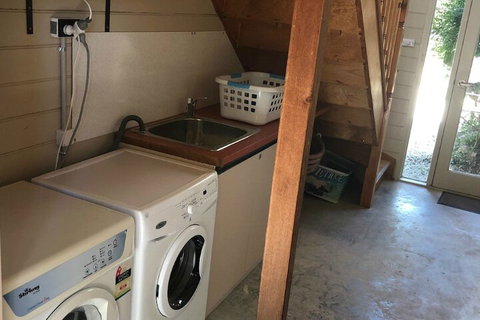 Alpine Stag Lodge Unit 2 - New Castle Tourism 3