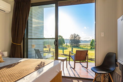 Brisbane North B&B And Winery - New Castle Tourism 4