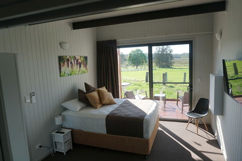 Brisbane North B&B And Winery - New Castle Tourism 2