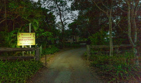 Brisbane North B&B And Winery - New Castle Tourism 0
