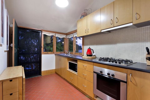 Annies Victorian Terrace Accommodation Fremantle - New Castle Tourism 6