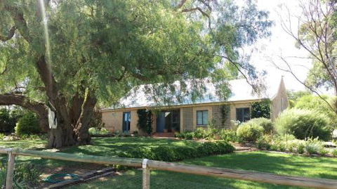 The Cottage At Riverside Farm - Newcastle Accommodation 4