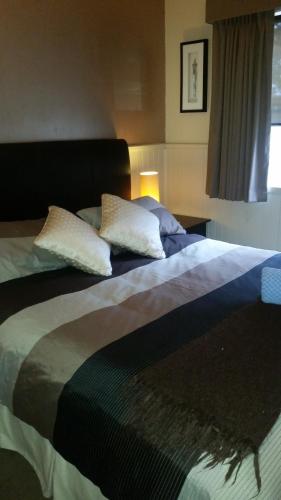 About Time Retreats Studio Three - Newcastle Accommodation 6