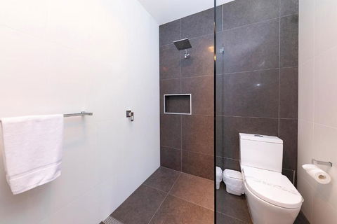 Surfmist - Newcastle Accommodation 6