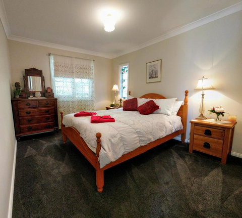 Laurel House - New Castle Tourism 1