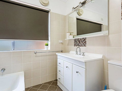 Adriana 10 Shoal Bay - New Castle Tourism 5