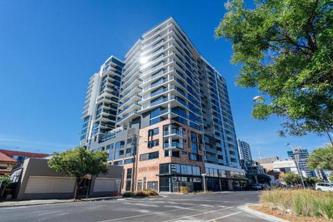 A Cut Above The West Pool Rooftop Bar Gym Wifi - Newcastle Accommodation 6