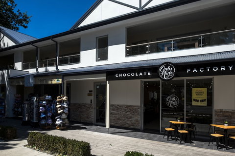 Woody Lifestyle One Bedroom Apartment - New Castle Tourism 0