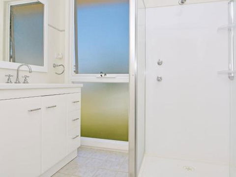 Morisset Waterfront 1bdr Studio Looking Over Trinity Marina - New Castle Tourism 1