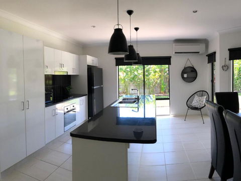 Cooya Beach Ultimate Tropical Getaway - Newcastle Accommodation 5