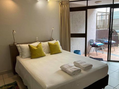 RENTAL: All $ InclusiveTidy Renovated Studio Apartment On The StrandPool - Newcastle Accommodation 4