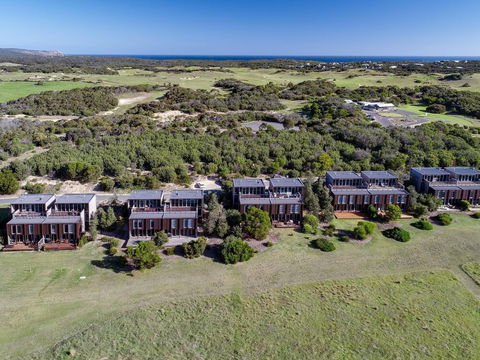 DREW Stay On St. Andrews Top Rated Golf Course - New Castle Tourism 3