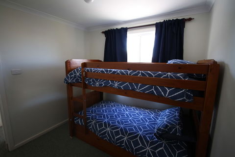 The Beach House Ledge Point - New Castle Tourism 4