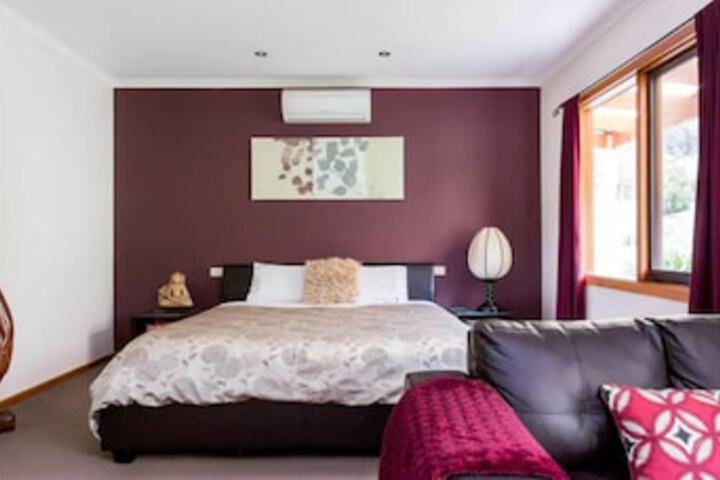 Mount Macedon VIC Newcastle Accommodation