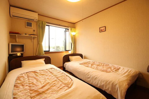 Honeybee Farm Country Cottages - Newcastle Accommodation 0