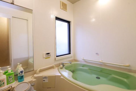 Honeybee Farm Country Cottages - Newcastle Accommodation 4