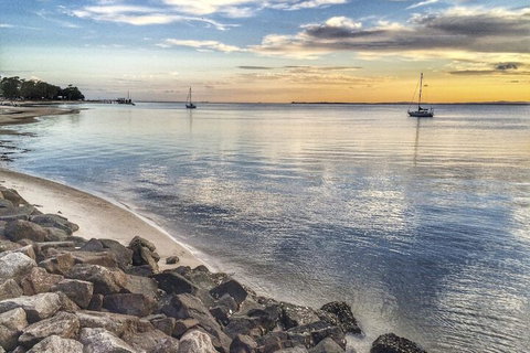 Immaculate First Floor Waterfront Unit Welsby Pde Bongaree - New Castle Tourism 6