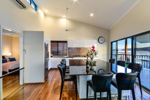 NEWLY BEAUTFULLY RENOVATED 16 The Casuarina 3 Bedroom House With 180 Degree Ocean Views - Newcastle Accommodation 5