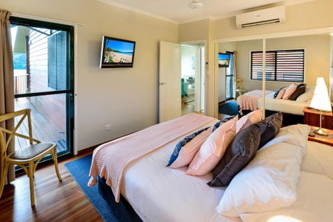 NEWLY BEAUTFULLY RENOVATED 16 The Casuarina 3 Bedroom House With 180 Degree Ocean Views - Newcastle Accommodation 1