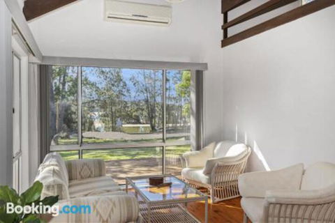 Soldier Crab Shack 20 Macleay St - Newcastle Accommodation 5