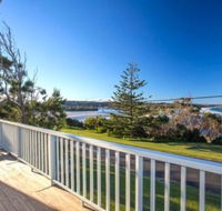 Seaside Beach House 25 Seaside Pde - Newcastle Accommodation