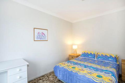 Seaside Beach House 25 Seaside Pde - Newcastle Accommodation 5