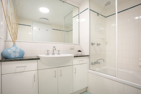 Apartment 2 Surfside - New Castle Tourism 2