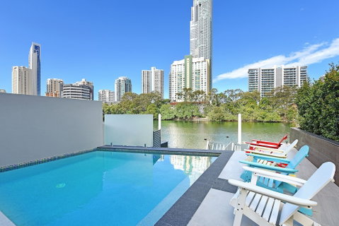 GC Private Homes - Waterfront Villas - Newcastle Accommodation 0