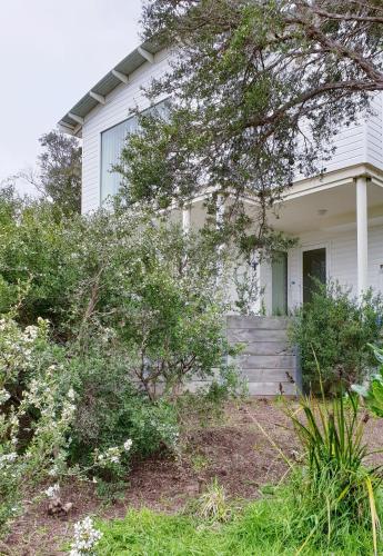 The White House Sandy Point - New Castle Tourism 0